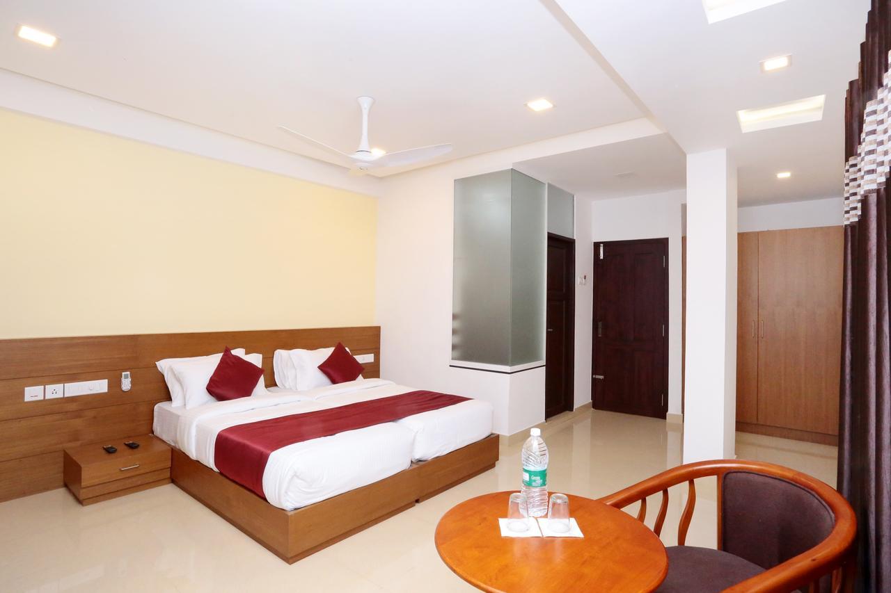 Hotel Ayodhya Residency Calecute Exterior foto